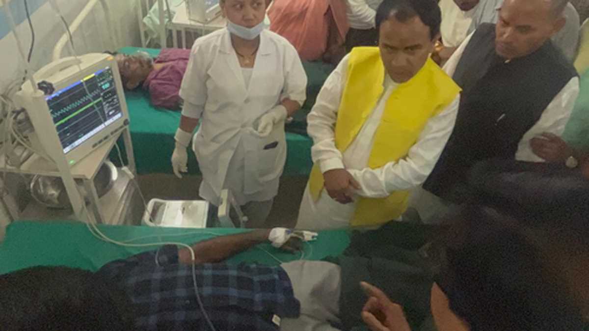 चमोली घटना स्थल पर पहुंचे स्वास्थ्य मंत्री धन सिंह रावत, राहत व बचाव कार्य का संभाला मोर्चा